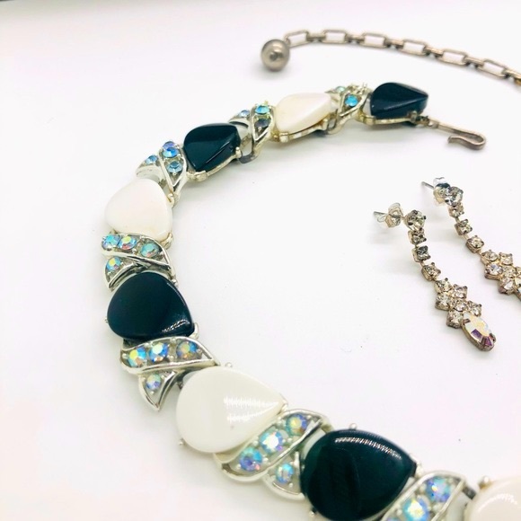Vintage Thermoset Necklace & Rhinestone Earrings - Picture 8 of 15